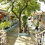 Temple Hotel 3*