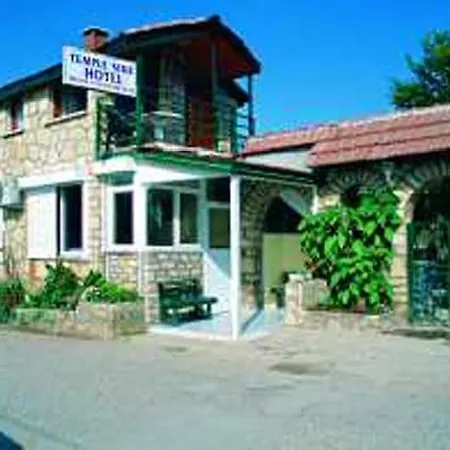 Temple 3*