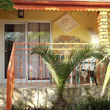 Temple Otel