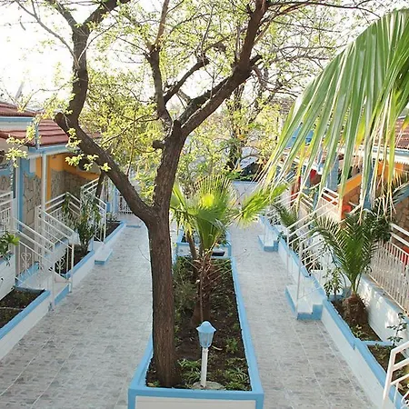 Temple 3* Side