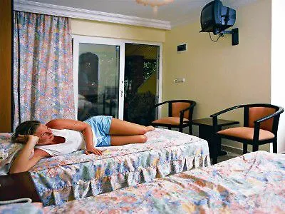 Temple Hotel 3*